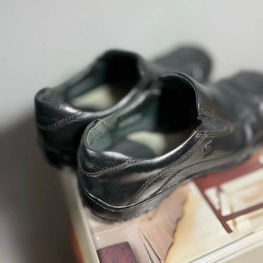 Born Men's Black Leather Size 9 Slip-On Shoes
